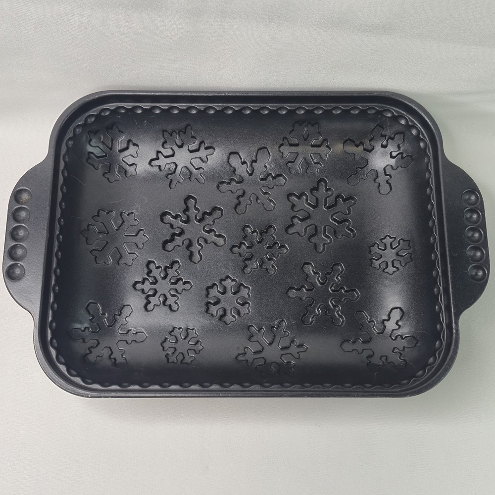 Nordic Ware Silver Snowflakes Cake Pan Non-stick